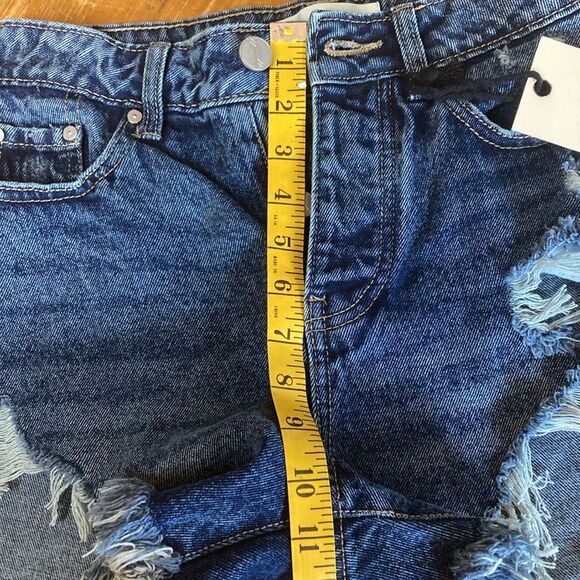 Banjara Blue Denim Loose Fit Super High Rise Distressed Shorts Size 1/24 Juniors - Picture 6 of 7